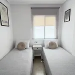 Del Cura With Balcony & Pool Torrevieja