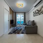 Del Cura With Balcony & Pool *