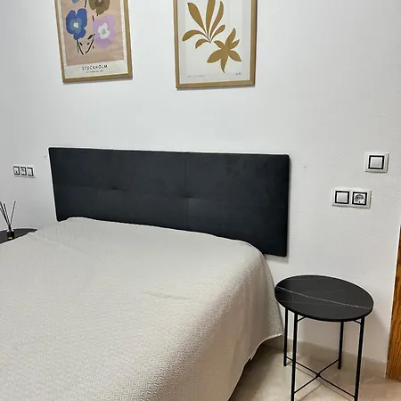 Del Cura With Balcony & Pool * Torrevieja