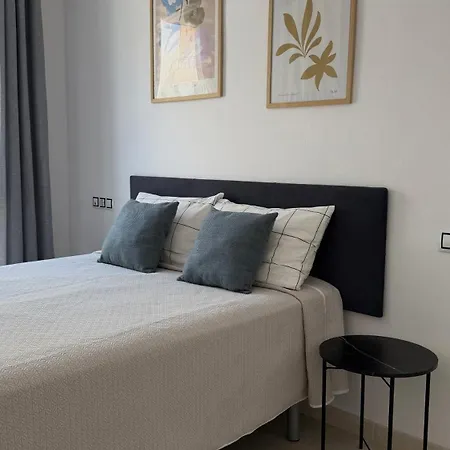 Del Cura With Balcony & Pool Torrevieja