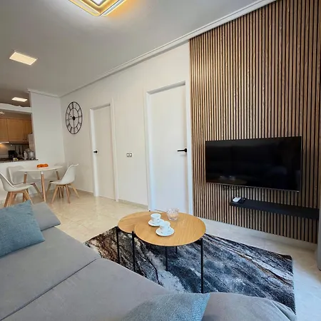Del Cura With Balcony & Pool Torrevieja