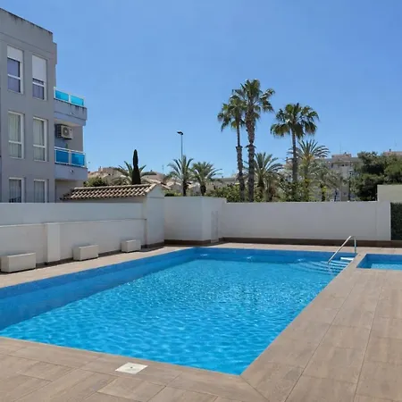 Del Cura With Balcony & Pool Apartment *