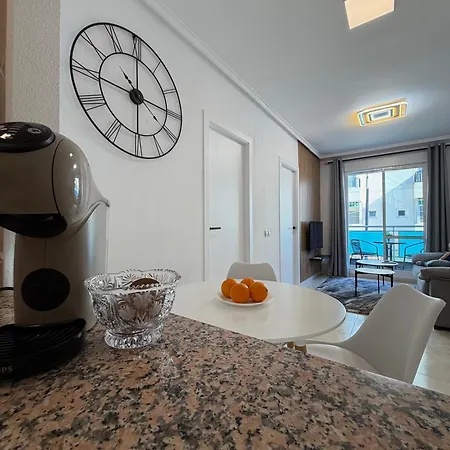 Del Cura With Balcony & Pool * Torrevieja